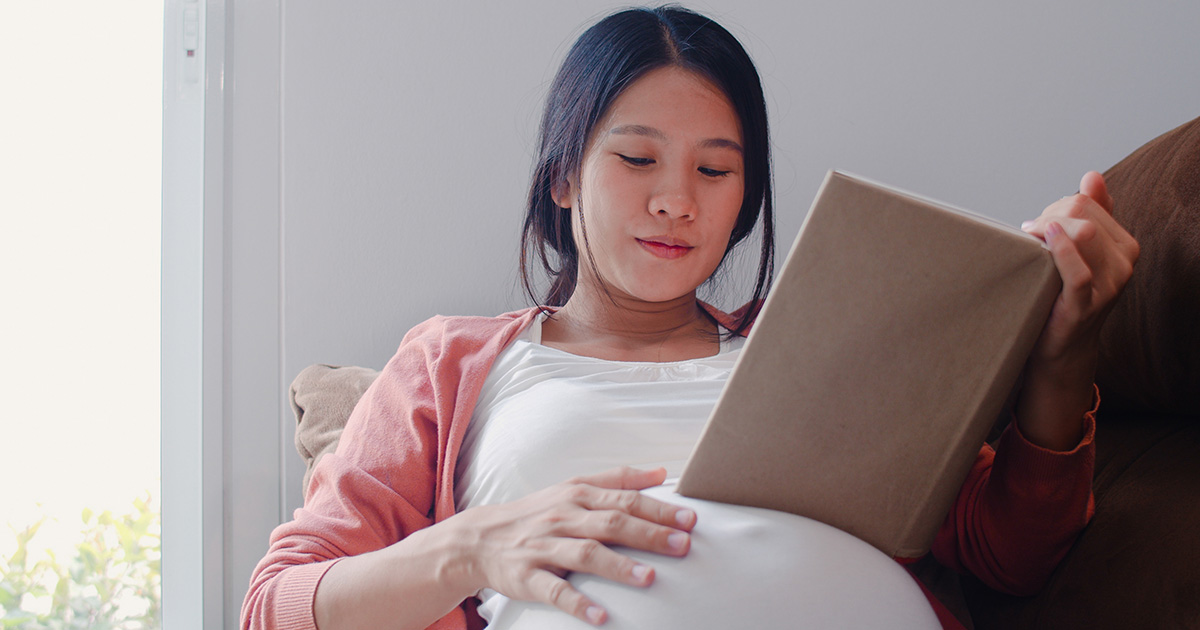 The top 12 pregnancy guides for new mothers.